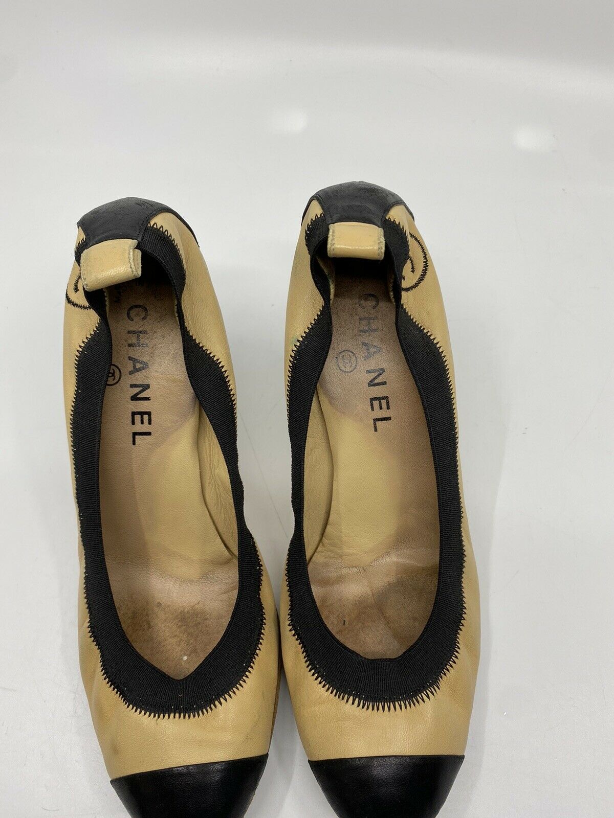 Chanel Cap Beige/ Black Toe high heels 37.5