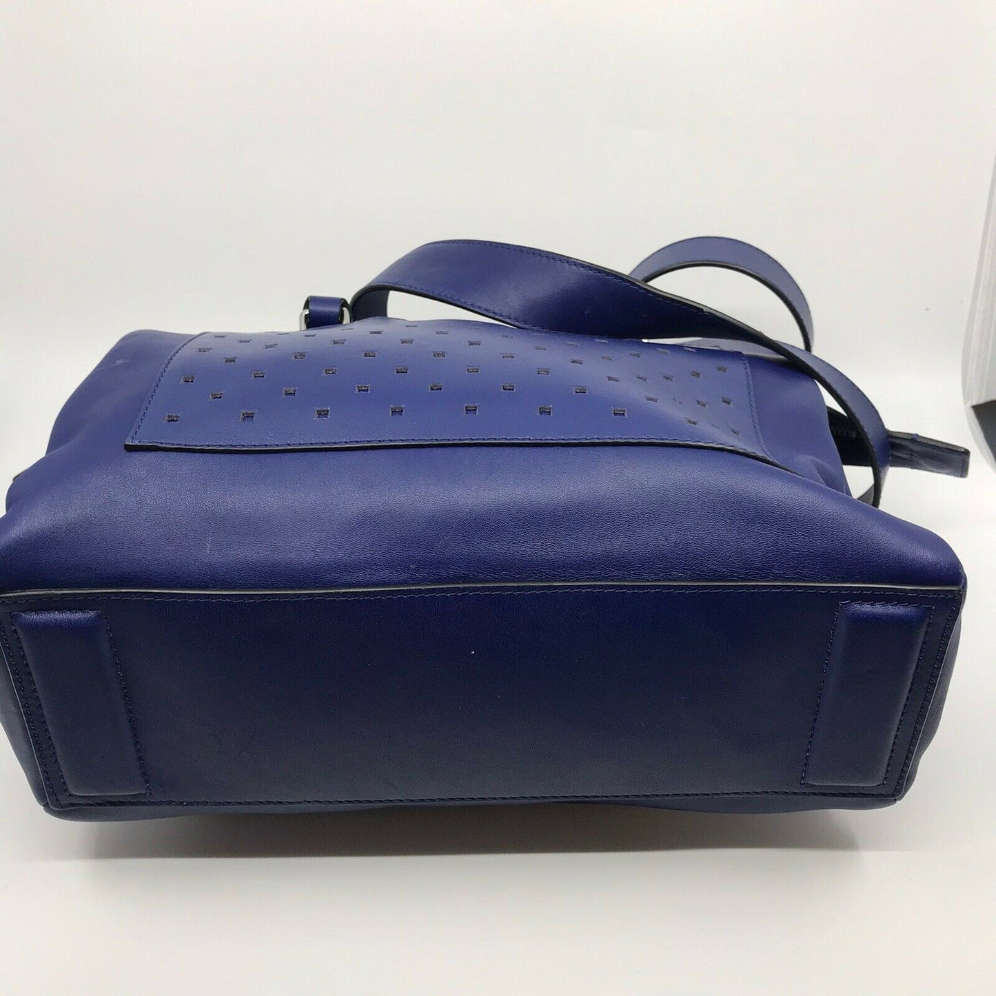 Marc Jacobs Blue Leather Handbag w crossbody Strap