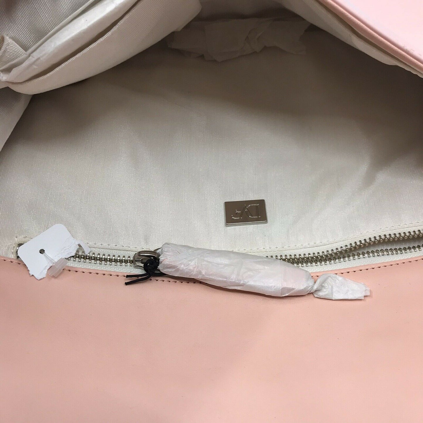DIANE VON FURSTENBERG White Croc Embossed Shoulder bag