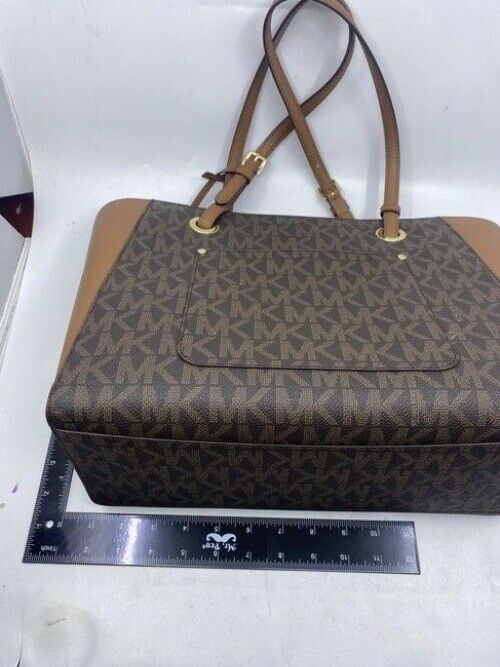 Michael Kors Walsh Borwn Leather Shoulder Bag
