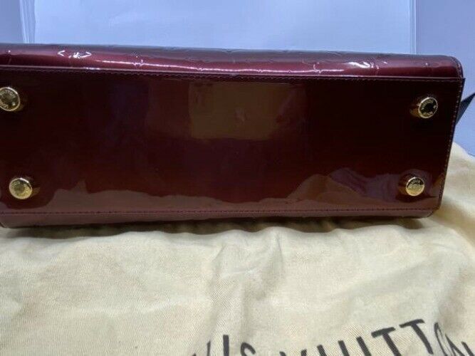 Louis Vuitton Brea MM Beige Patent leather ref.72852 - Joli Closet