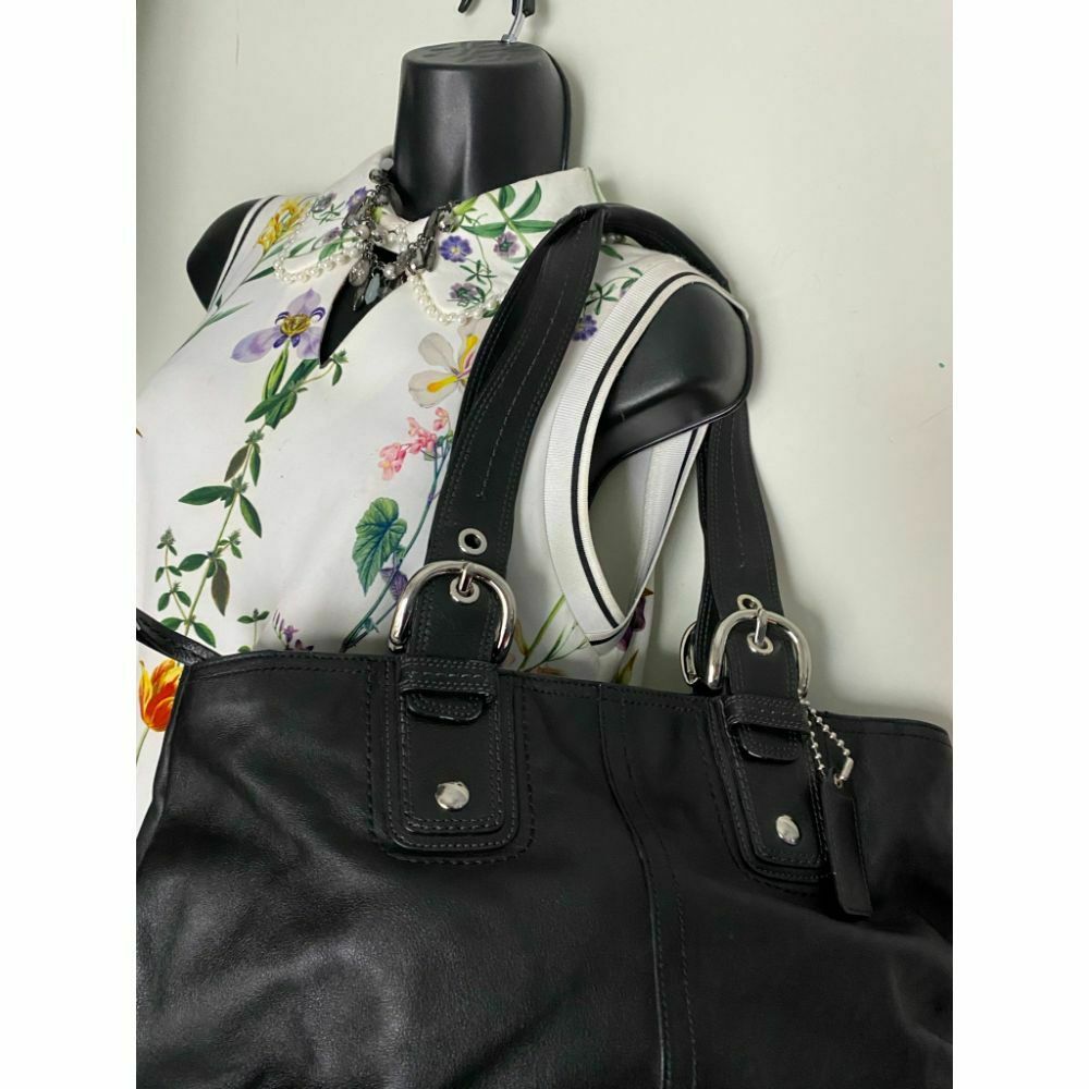 COACH Medium/ Large Leather Black Shoulder Bag