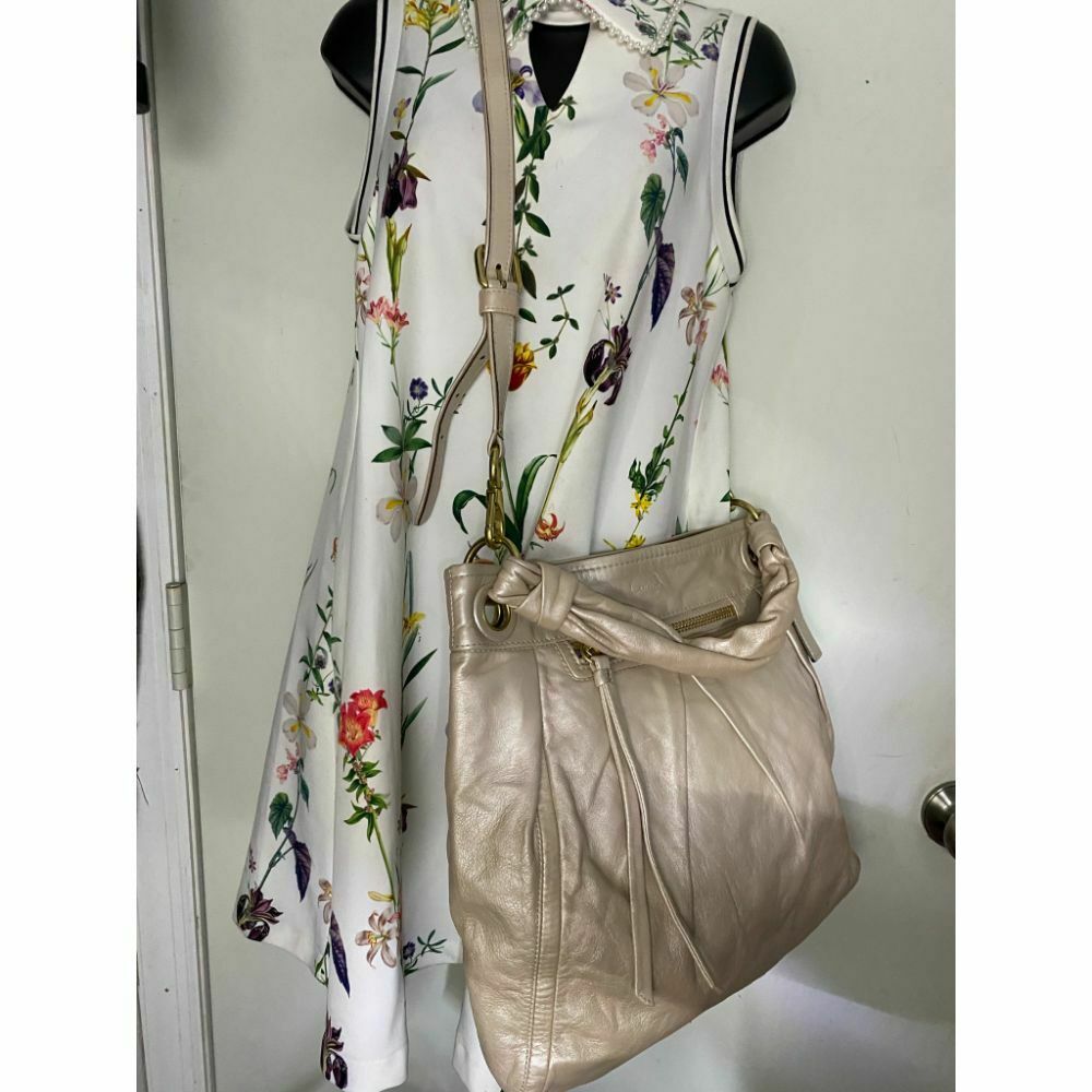 COACH XL Leather Cream Silver Shoulder Bag Very Good Condition