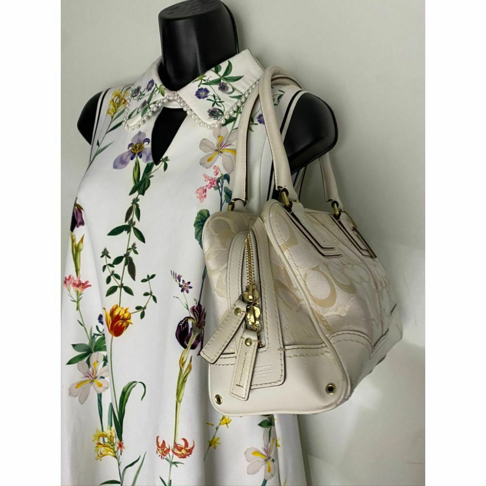COACH Medium/Large Jacquard Fabric Signature Tote Bag