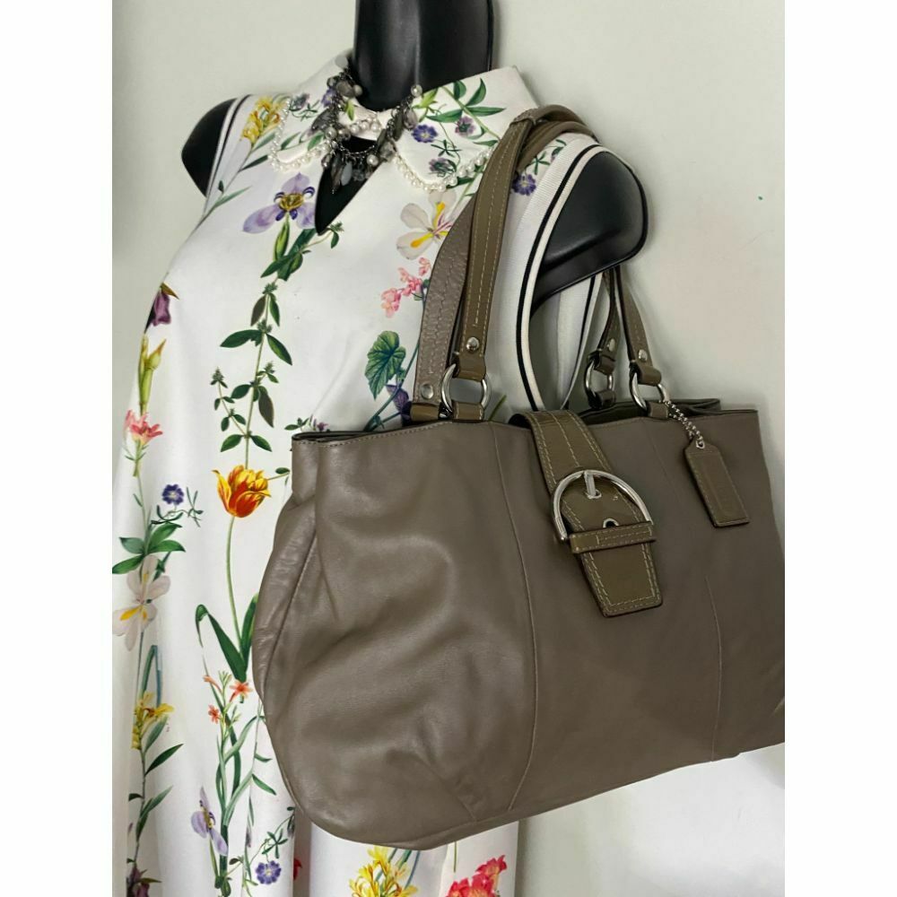 COACH Medium/ Large Leather Brown Shoulder Bag