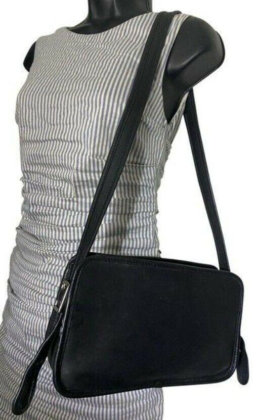 coach vintage handbag great find black leather shoulder bag