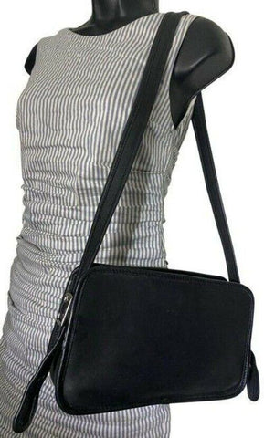 coach vintage handbag great find black leather shoulder bag