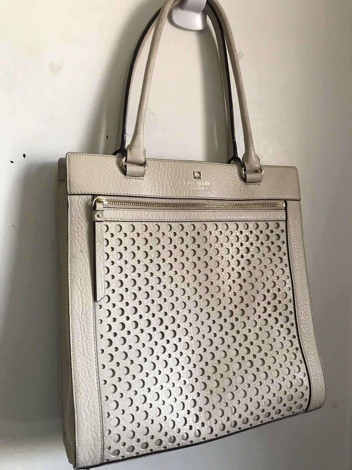 KATE SPADE Beige Laser Cut Design Handbag