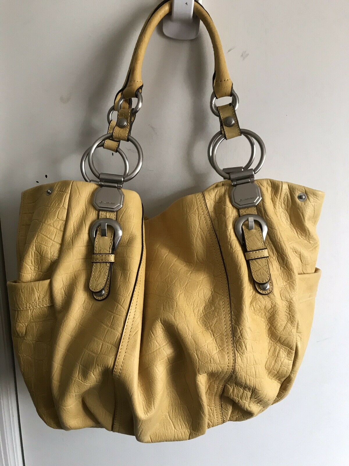 B.Makowsky leather shoulder bag | Leather fringe handbag, Leather shoulder  bag, Leather hobo bag