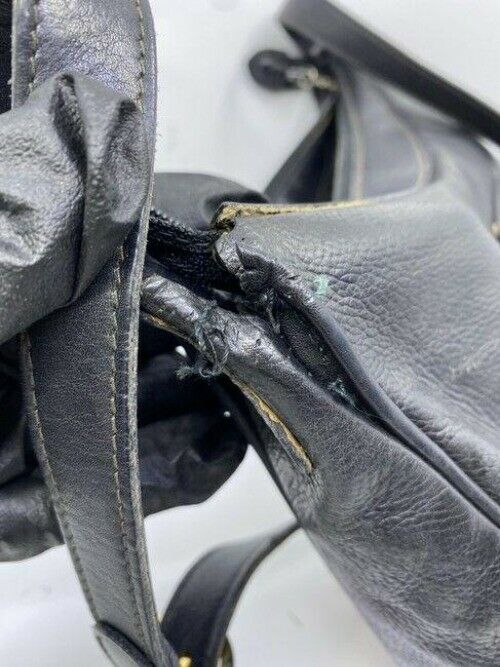 gucci vintage shoulder black leather cross body bag