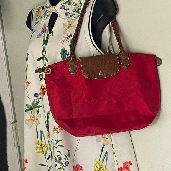 Lonchamp Lightweight Large Red Shoulder Bag