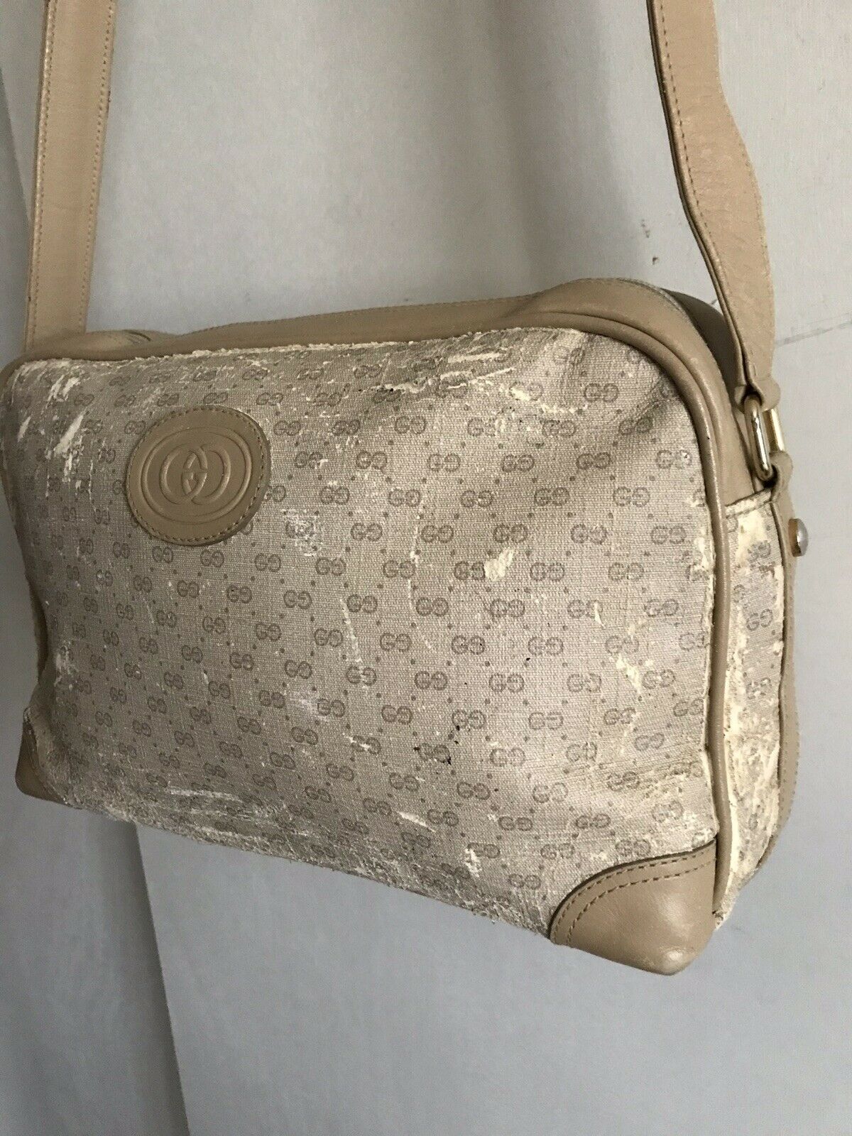 GUCCI Vintage Logo Monogram Print Medium Leather Crossbody Bag