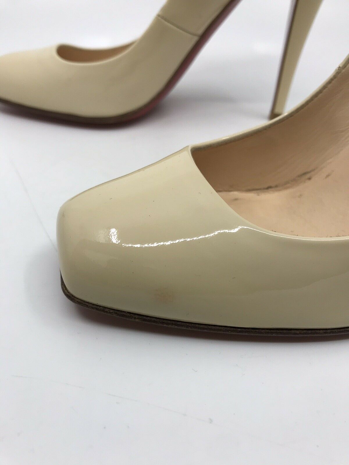 CHRISTIAN LOUBOUTIN Beige Patent high heel classic pumps 37
