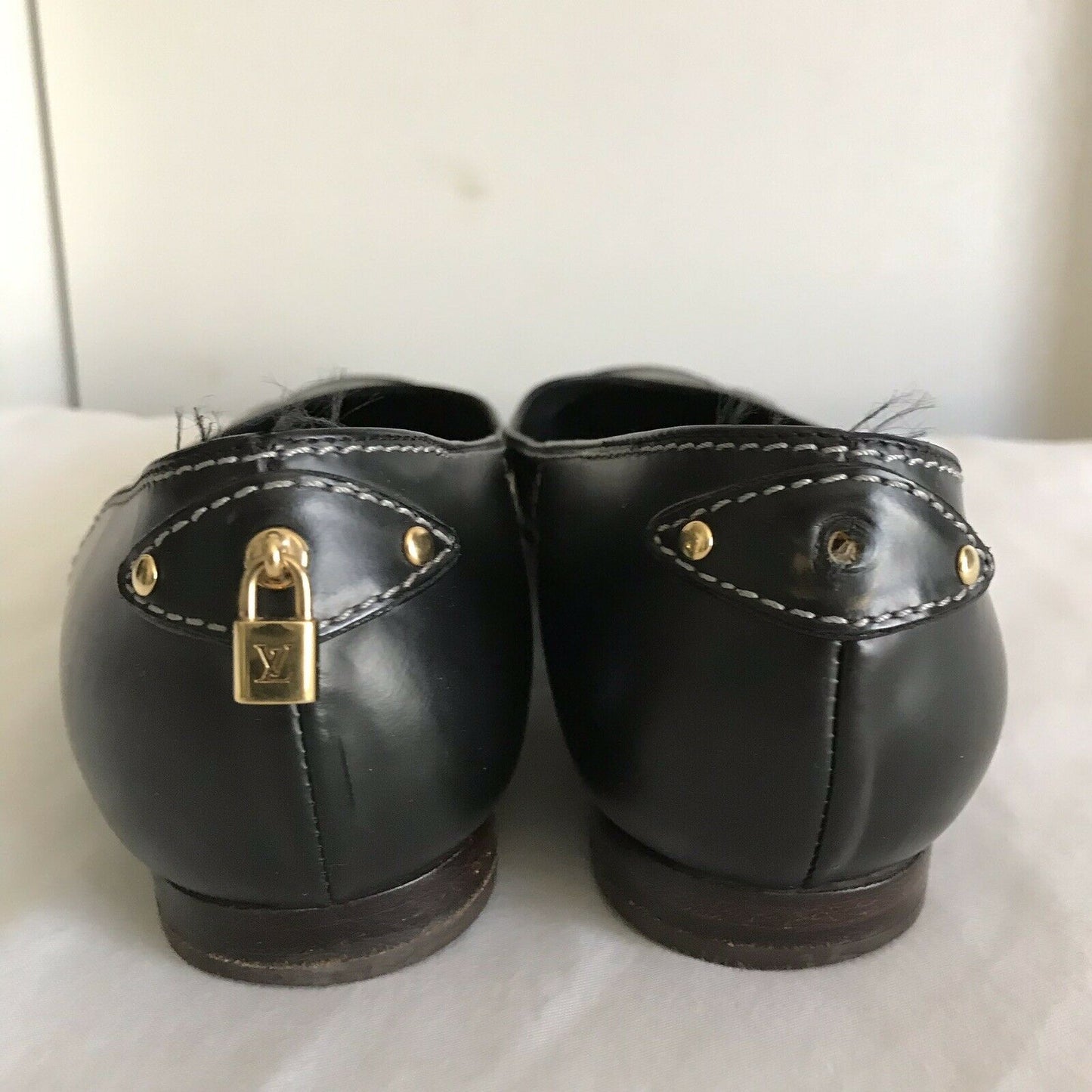 LOUIS VUITTON Womens Brown Leather Flats Size 39