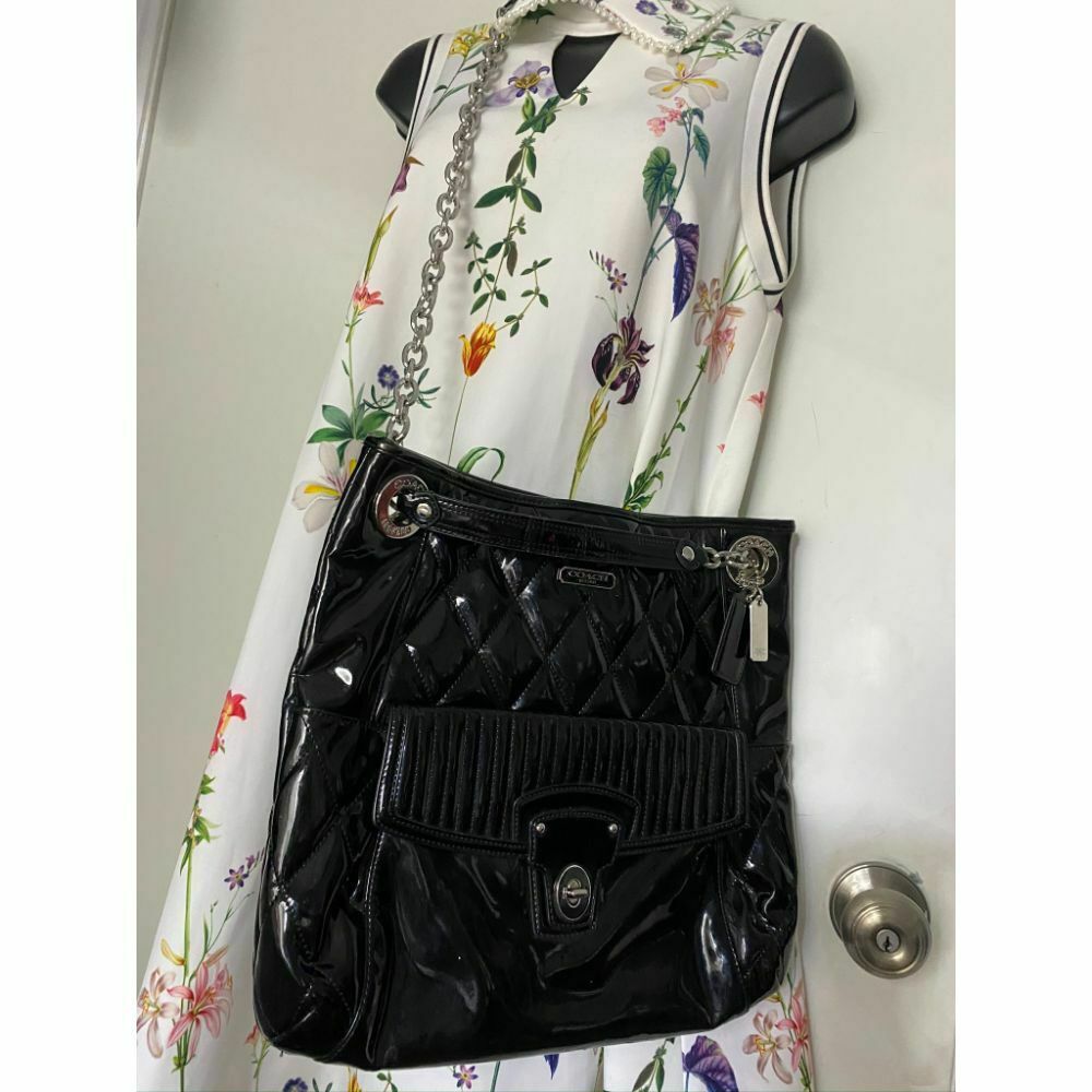 COACH XL Quilted Patent Black Leather Shouder/ Crossbody Bag