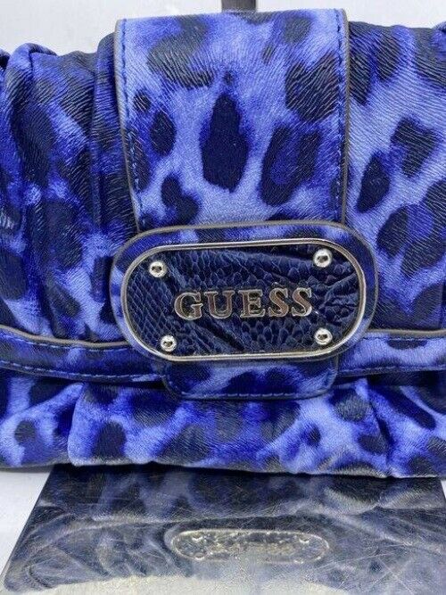 guess xl navy blue fabric clutch