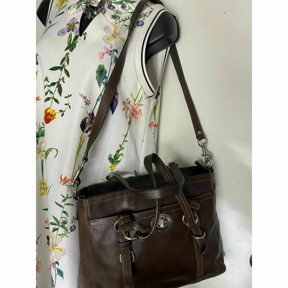 COACH Medium/ Large Leather Brown Shoulder Bag