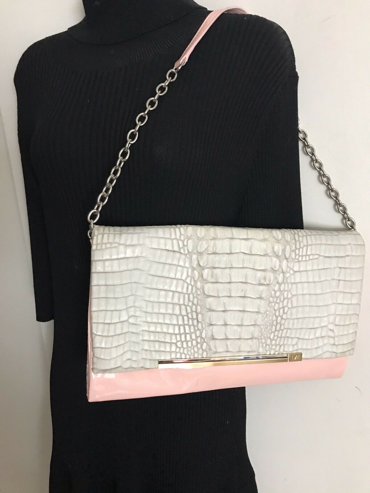 DIANE VON FURSTENBERG White Croc Embossed Shoulder bag