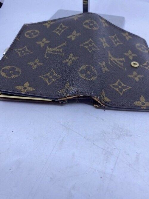 Louis Vuitton Brown Vintage Monogram Kisslock Mi0090 Wallet