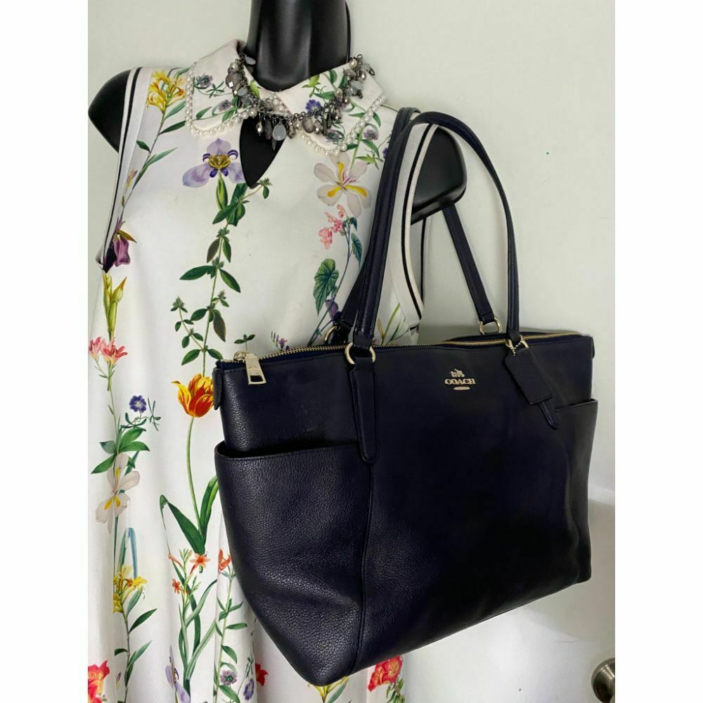 COACH Navy Blue XL Leather Shoulder Bag Very Good Condition