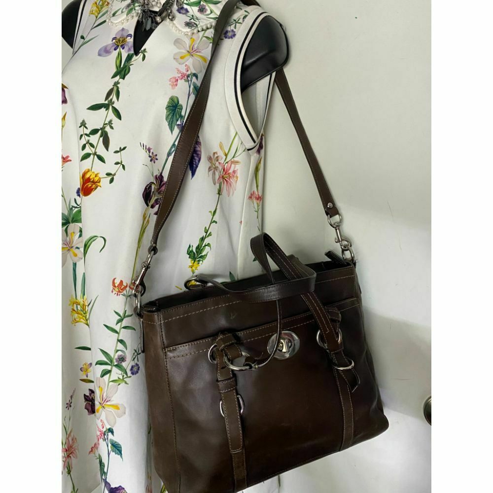 COACH Medium/ Large Leather Brown Shoulder Bag