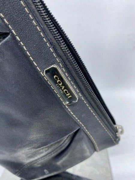 coach classic needs pull black leather wristlet