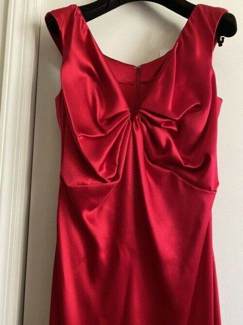 carolina herrera red new gown msrp