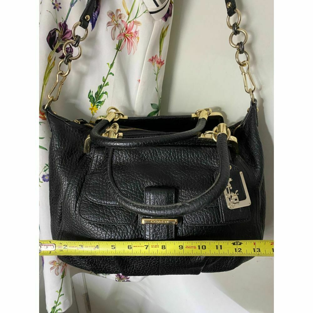 COACH XL Leather Black Shoulder Bag Very Good Condition