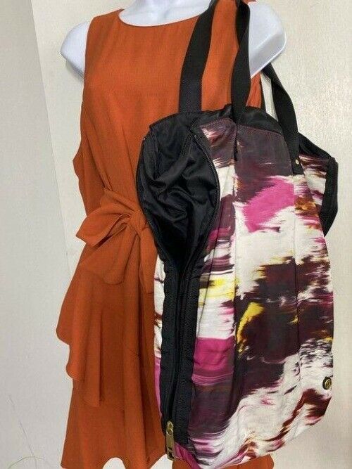 lululemon multi color fabric shoulder bag