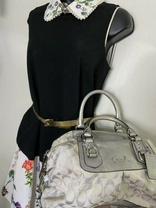 coach silver beige fabric shoulder bag