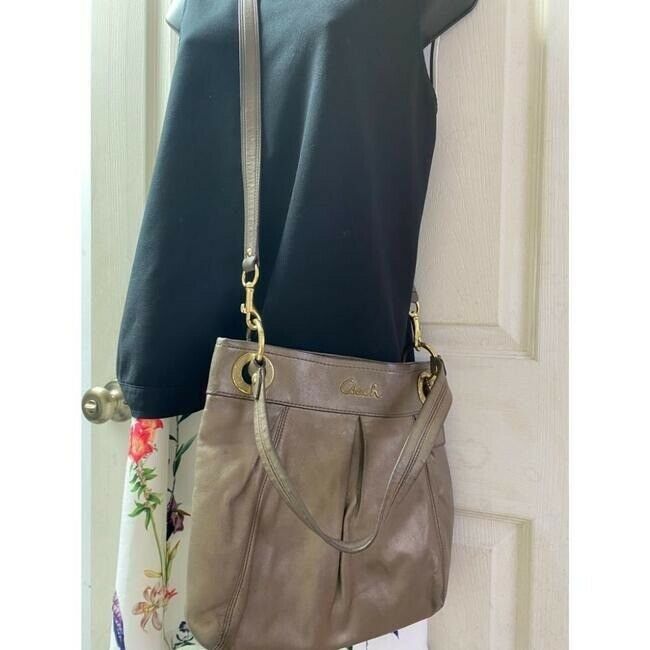 coach medium w adjustable strap gold leather cross body bag