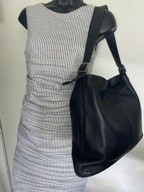 coach vintage handbag great find black leather shoulder bag