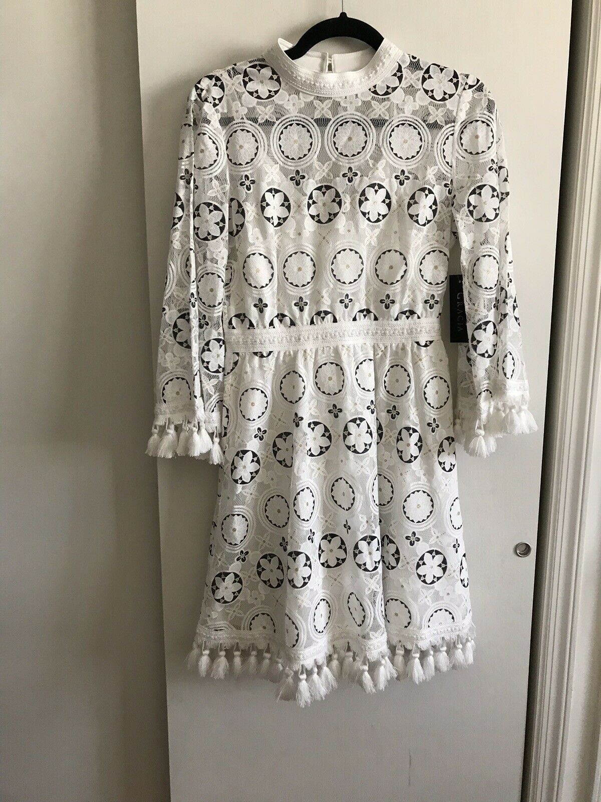 NWT! Gracia Lace Romber W/ Fringe