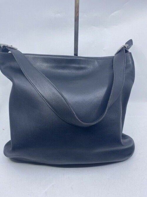 coach vintage handbag great find black leather shoulder bag