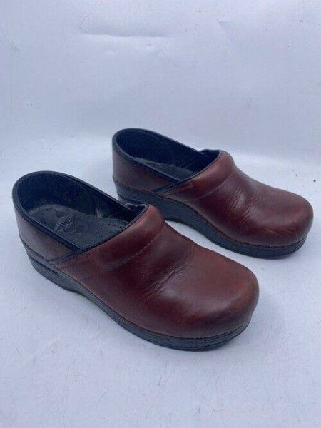 Dansko Black Burgundy Mulesslides Size Eu