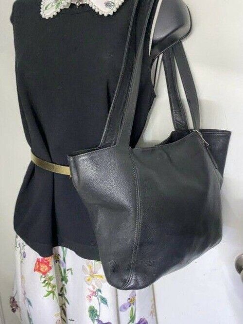 coach vintage black leather shoulder bag
