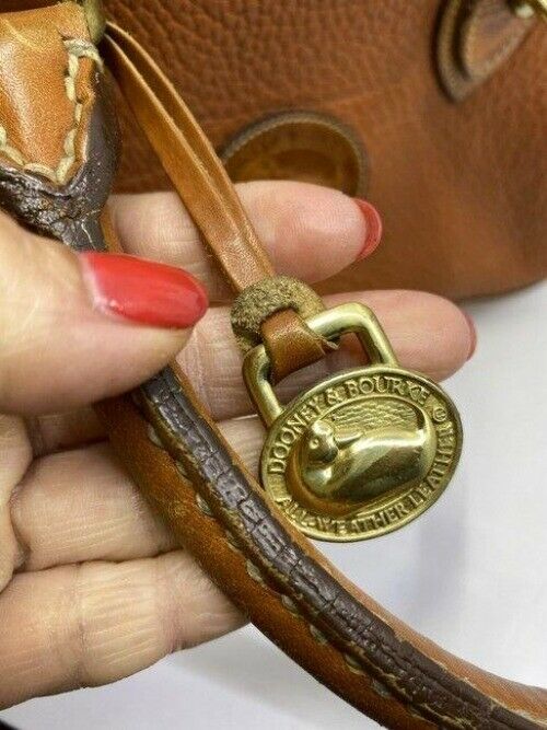 dooney and bourke vintage classic brown leather cross body bag