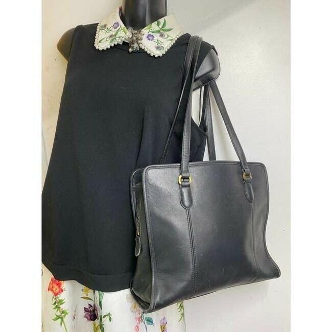 coach vintage black leather shoulder bag