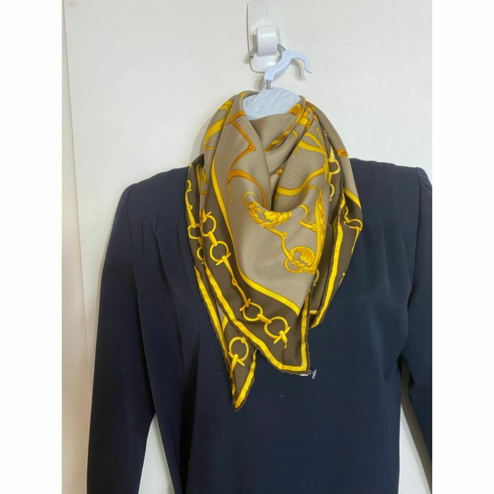 GUCCI Silk Scarf Gray Yellow Brown Msrp 550