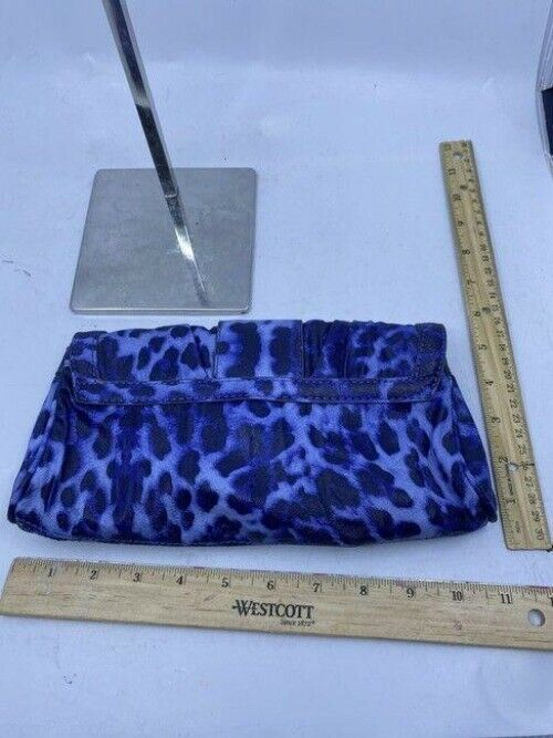 guess xl navy blue fabric clutch