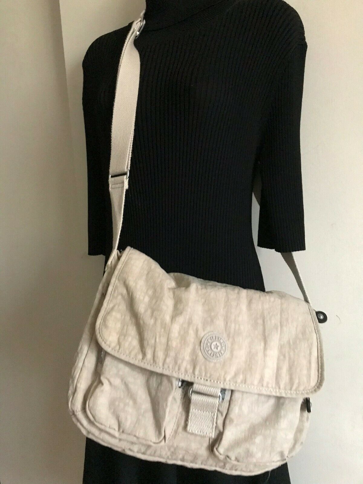 Kipling White Cross body