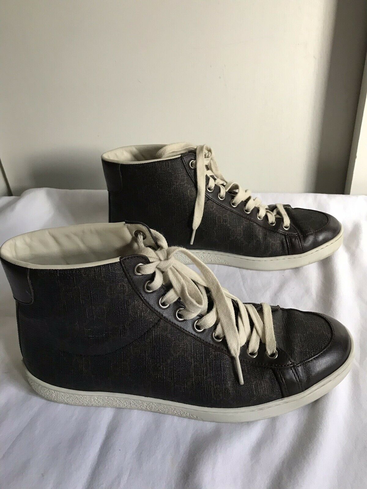 GUCCI Signature  Canvas Shoes Sz 9