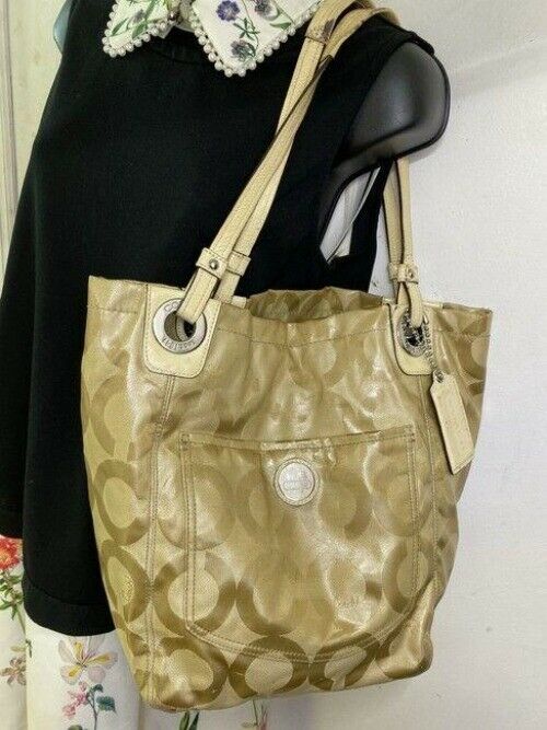 coach large tan fabric tote