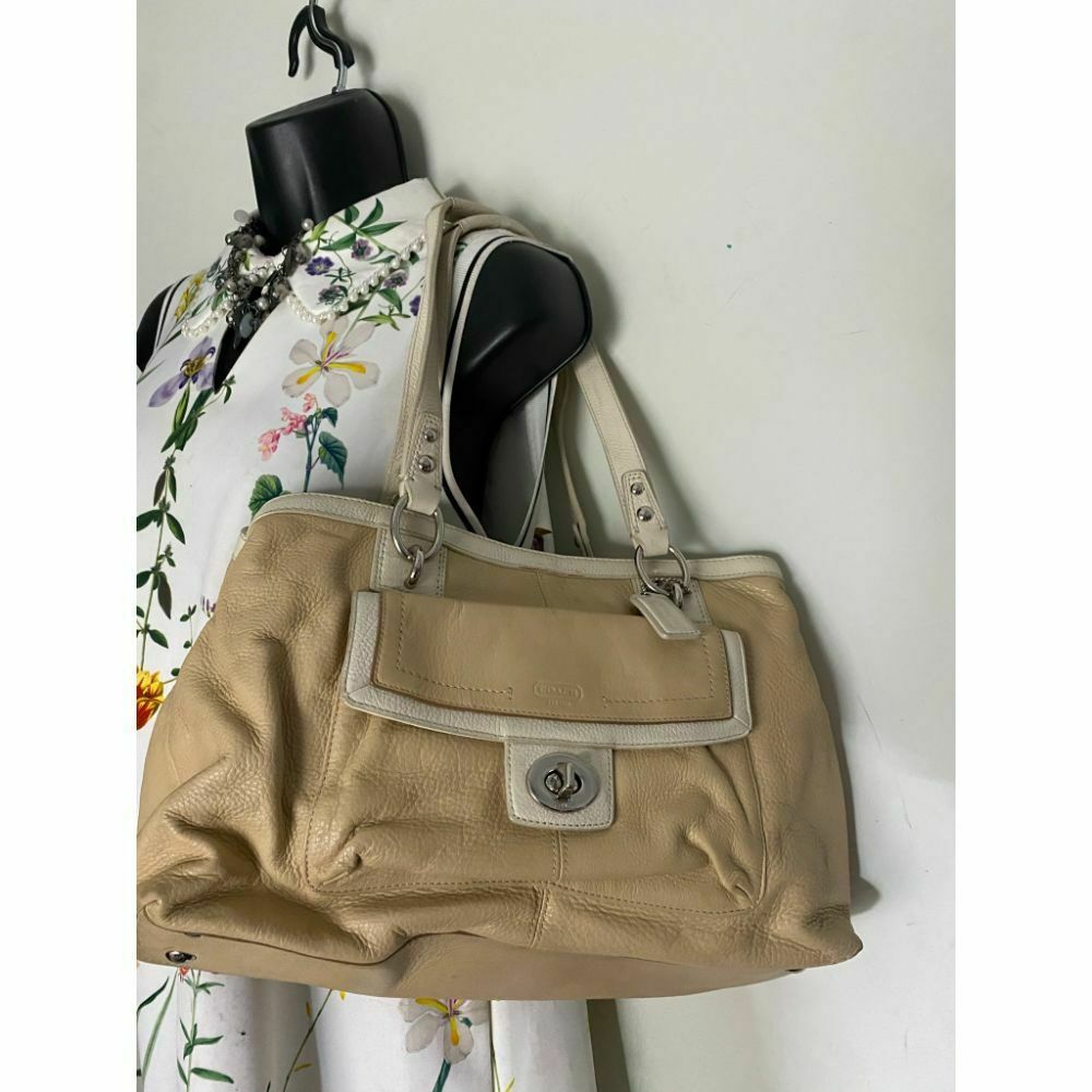 COACH Medium/ Large Leather Tan White Shoulder Bag